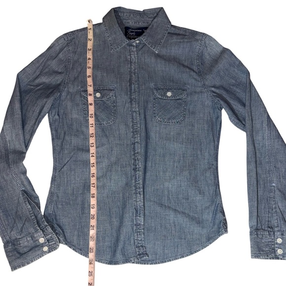 American Eagle Chambray Button Down Shirt Women’s Size S Lightweight Denim Top - Picture 5 of 5